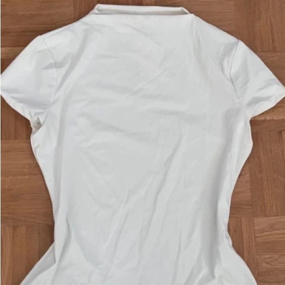 H&M White Short Sleeve Crewneck Tee